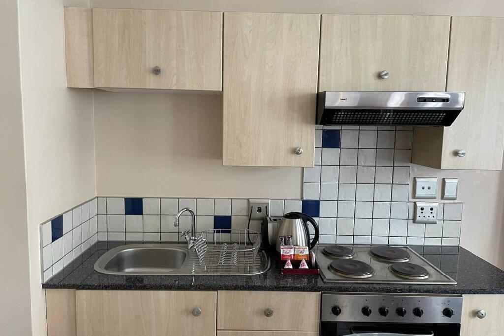 Cool & Easy Flat In The Heart Of Marshalltown Johannesburgo Exterior foto